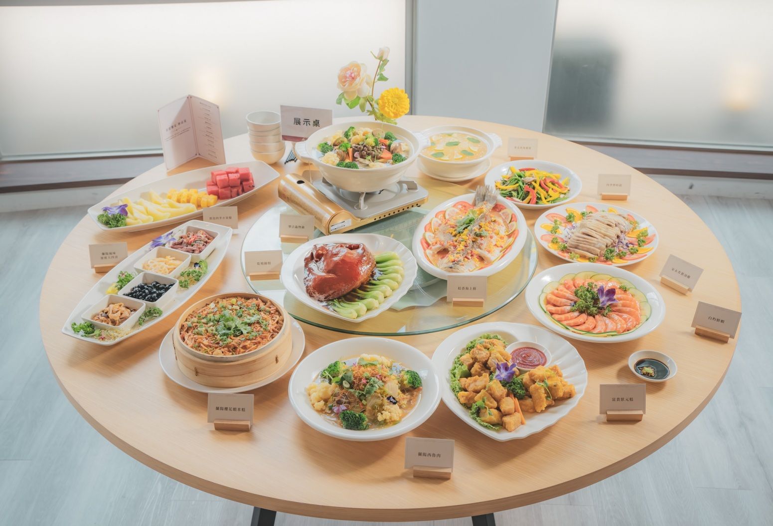 安永集團旗下觀光工廠安永心食館推出食旅饗宴，3,000元起就可體驗在地辦桌料理。
