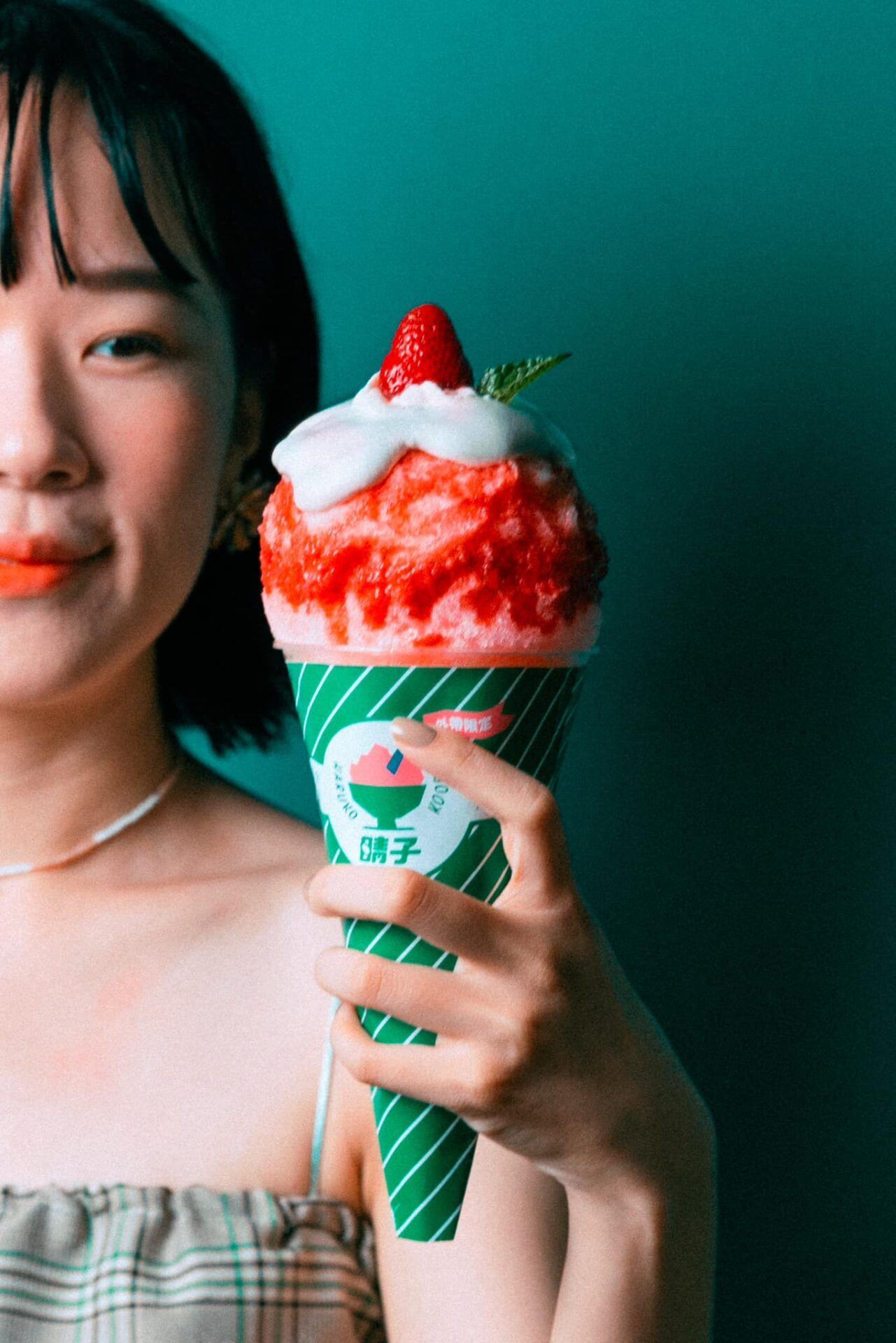 【圖說：夏日冰店推薦-復古的冰果室風格與精緻冰品結合，品嘗一口清爽的刨冰，就能感受到如初戀般的幸福感！】 2