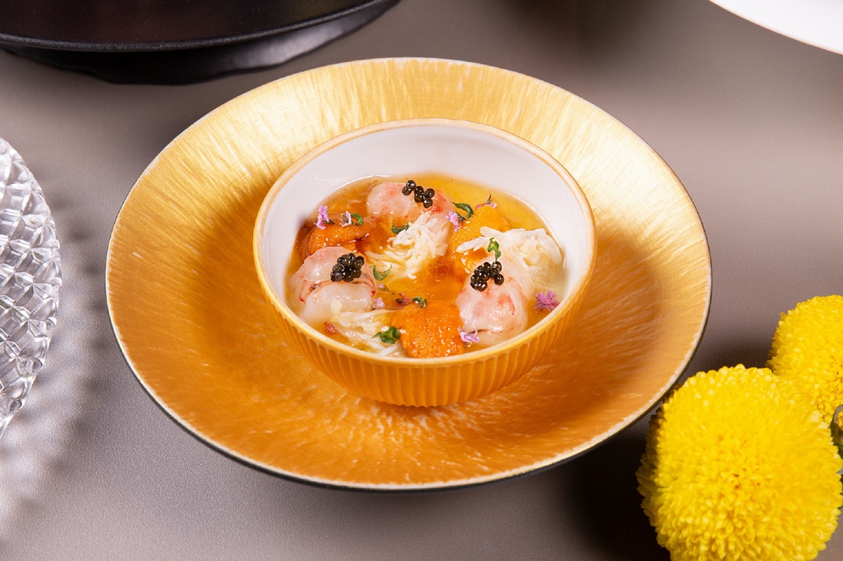 圖9. 台北萬豪mark's Teppanyaki炙饗海味套餐「胭脂蝦海膽蟹肉蒸蛋」。
