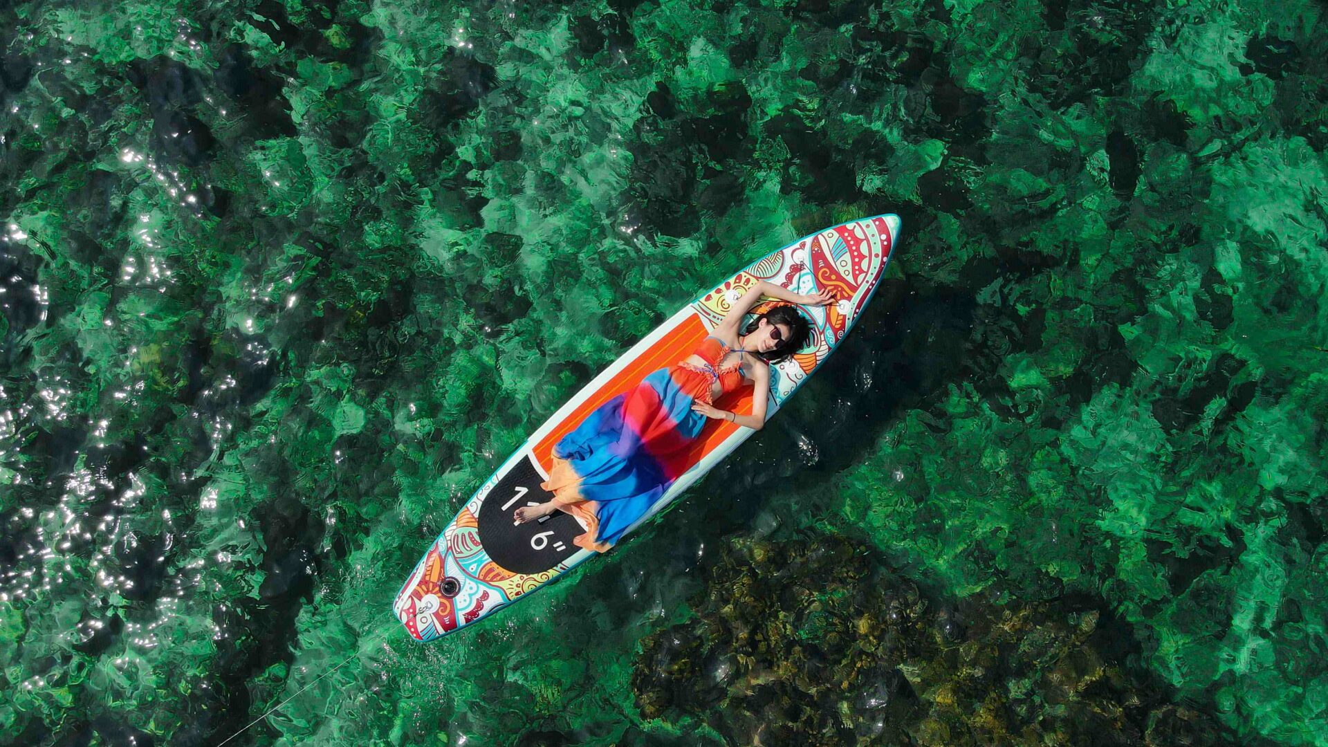 雲腿島的SUP空拍美照，是許多旅客來富國島的重要行程之一。
圖片來源：RedRiver Tour